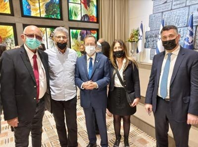 אומץ בבית הנשיא